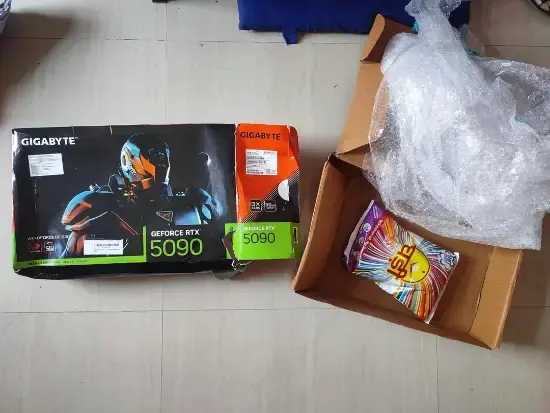 Bought *RTX5090* for $3200 but received laundry detergent instead?
