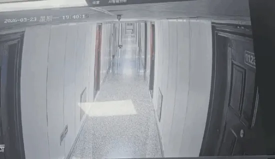 Reality More Hardcore Than "Outlast"? Zhejiang Man Crawls for 20 Minutes to Seek Help After Fainting at Sight of Blood