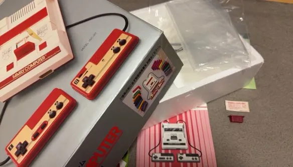 "Got an empty Famicom box in hand, yet somehow pulled a hidden SSR?"