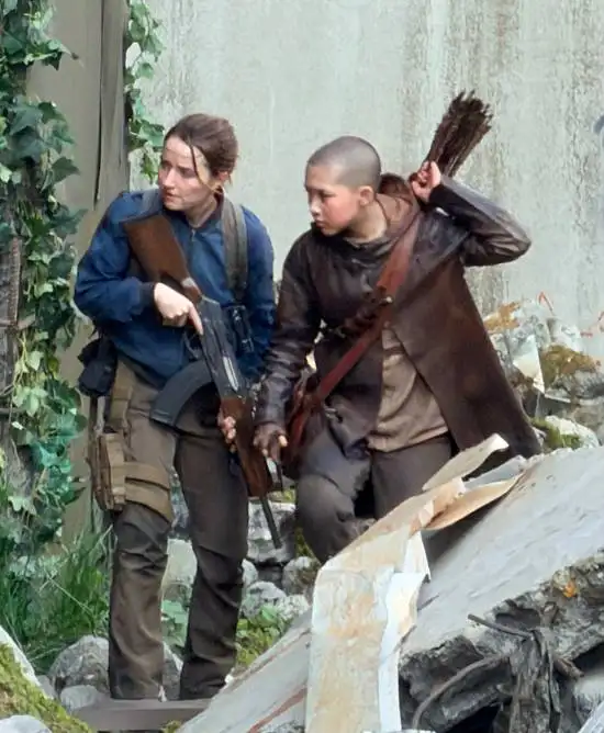 The Last of Us Set Photos Are Out and the Abby Backlash Is Back?