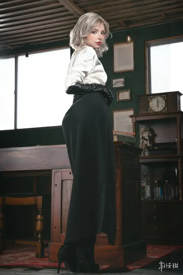 Resident Evil 9’s Grace Gets a New Cosplay and Nails the Look Again