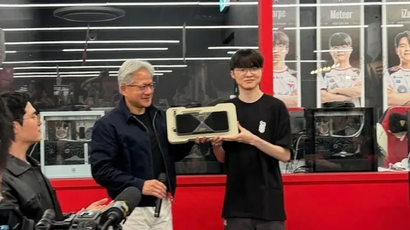 League of Legends Event Gave Away a 5090 While Faker Signed for a 2070 User