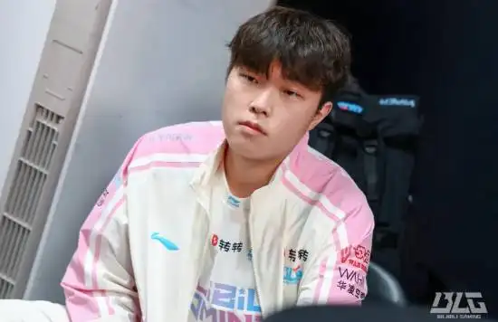 League of Legends pro Bin practicing less during break sparks debate